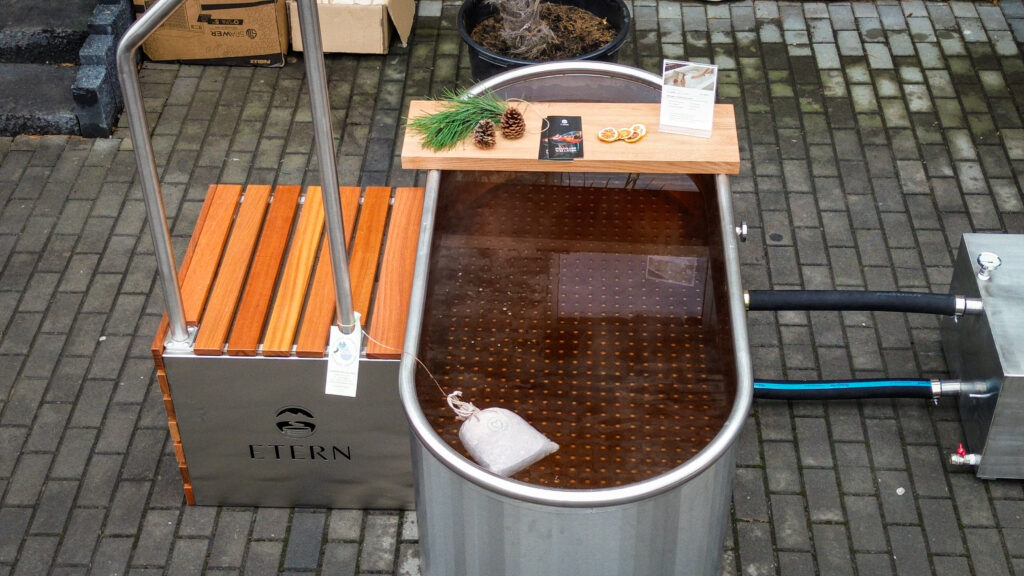 Kąpiel ziołowa w balii ogrodowej – przewodnik po relaksie, zdrowiu i naturze